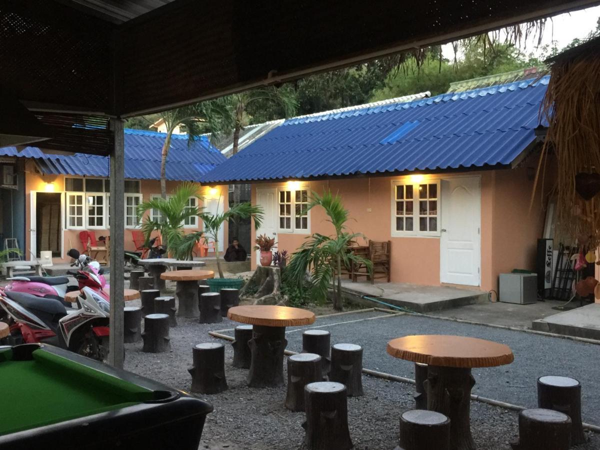 Harry'S Beach Club Ban Phe Exterior photo
