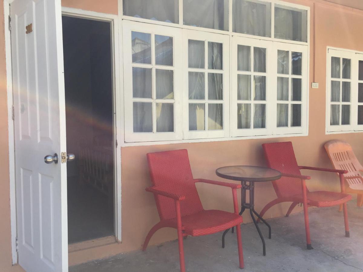 Harry'S Beach Club Ban Phe Exterior photo