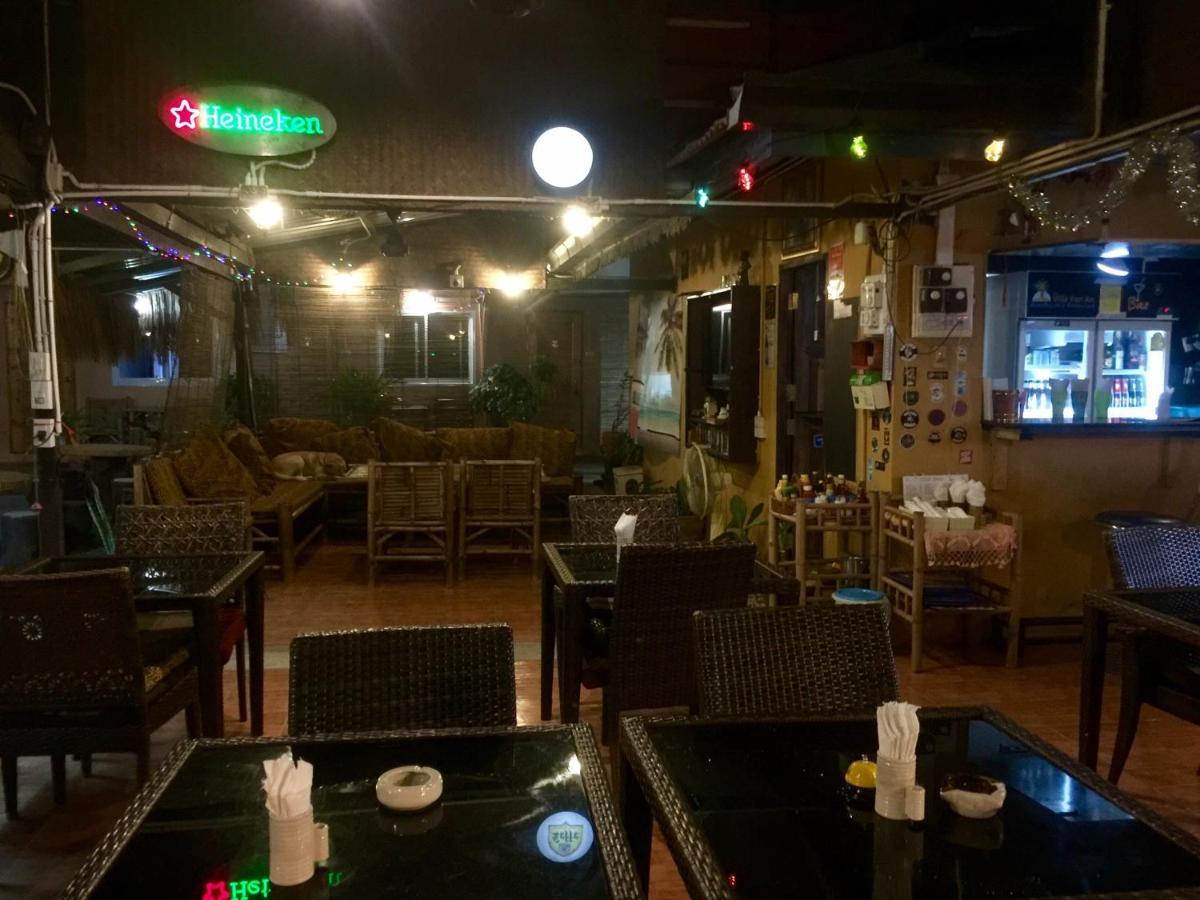 Harry'S Beach Club Ban Phe Exterior photo