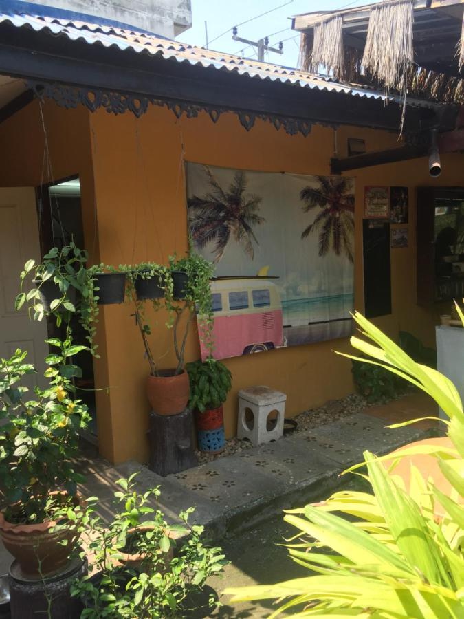 Harry'S Beach Club Ban Phe Exterior photo